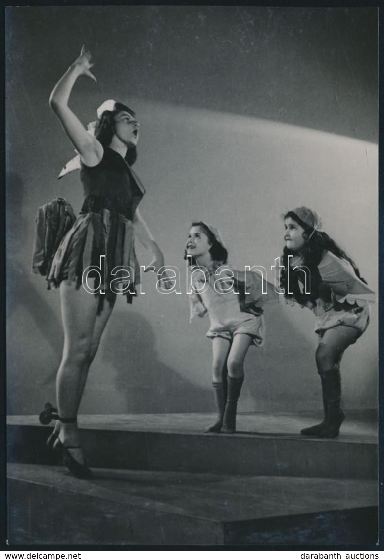 Cca 1935 Leichtner Erzsébet Vintage Fotója Szentpál Olga Gyermek Tánccsoportjának Tagjairól, Pecséttel Jelzett Vintage F - Other & Unclassified