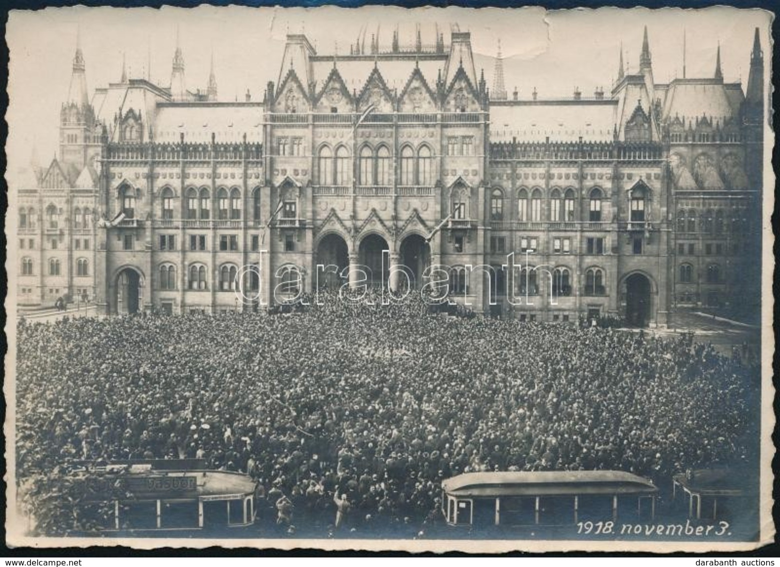 1918 Budapest, Tömeg A Parlamentnél November 3-án, Fotó, Hátulján Feliratozva, 11,5×17 Cm - Other & Unclassified