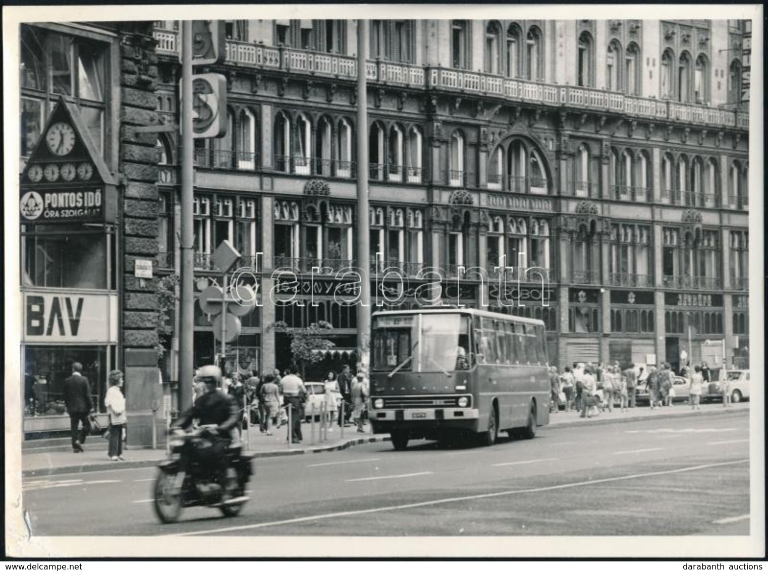 Cca 1980 Budapest, A 89A Jelzés? Ikarus Busz A Ferenciek Terén, Fotó, 13x18 Cm - Other & Unclassified