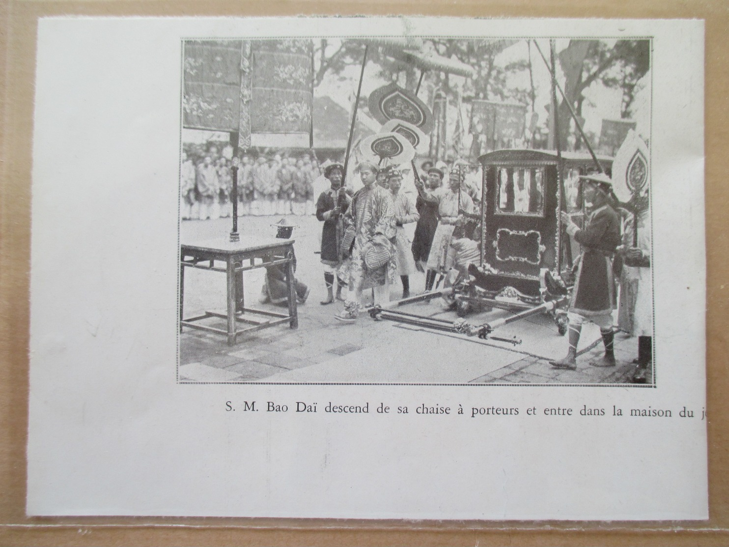 (1933) HUE Indochine - Fête Du NAM GIAO SM Bao Dai L'Empereur D'Annam - Coupure De Presse Originale (Encart Photo) - Documents Historiques