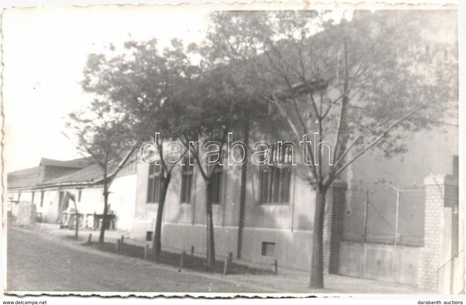 * T2/T3 1943 Szabadka, Subotica; Utcarészlet, Lutz Károly Foto-optika Felvétele / Street, Photo (EK) - Zonder Classificatie