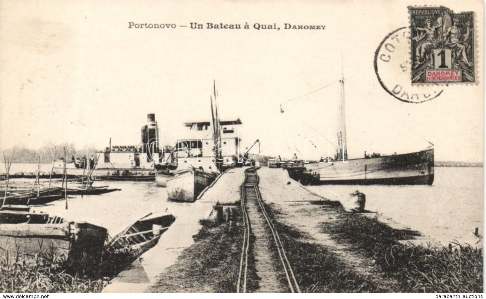 * T1/T2 Porto-Novo, Portonovo; Un Bateau A Quai / Boats, Quay - Unclassified