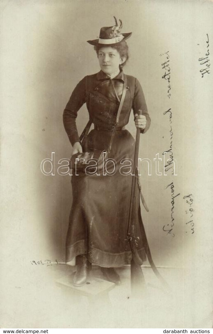 T2/T3 1902 Lady In Hunting Equipment With Gun. Photo (fl) - Unclassified