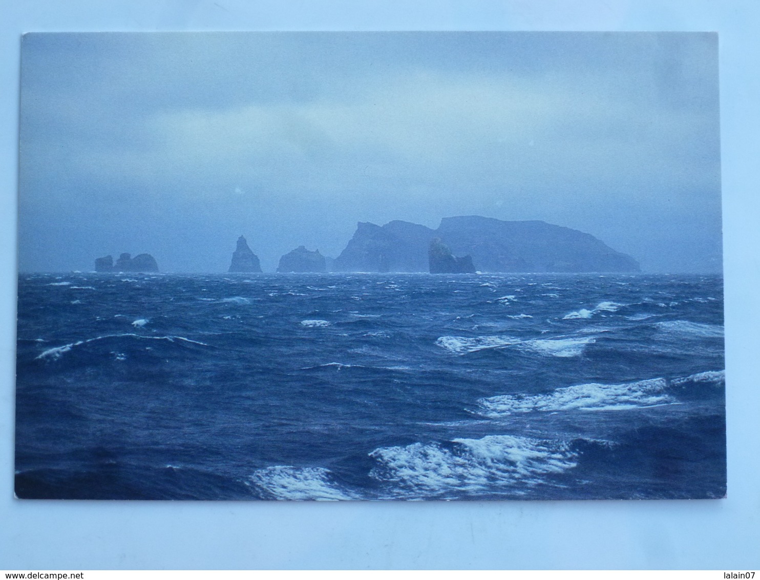 C.P.A. Terres Australes Et Antarctiques Françaises : Ilôts Des Apôtres, Crozet - TAAF : Terres Australes Antarctiques Françaises