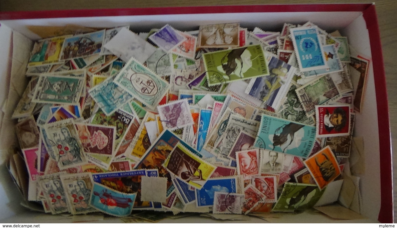 1370 Grammes De Timbres Oblitérés Du Monde  Tous Formats Toutes époques  . Voir Commentaires - Collections (en Albums)