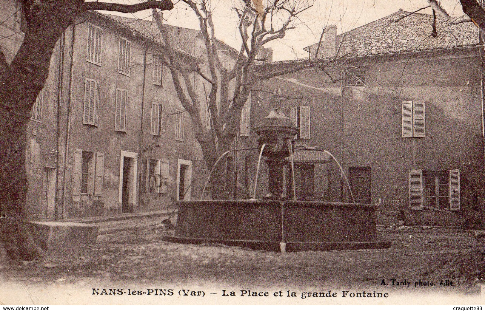 NANS-LES-PINS -LA PLACE ET LA GRANDE FONTAINE1931 - Nans-les-Pins