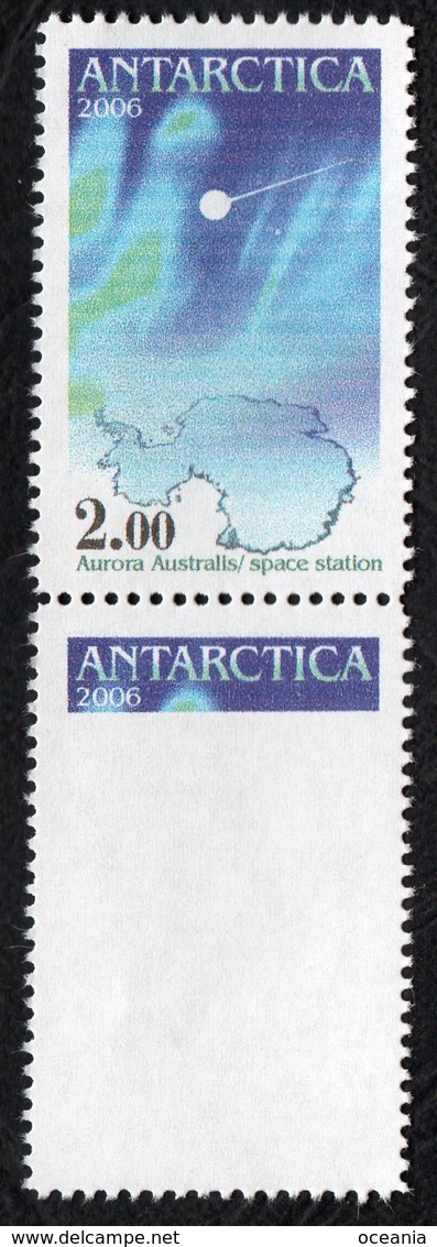 Antarctica Post Verticle Pair With Big Printing Error. - Andere & Zonder Classificatie