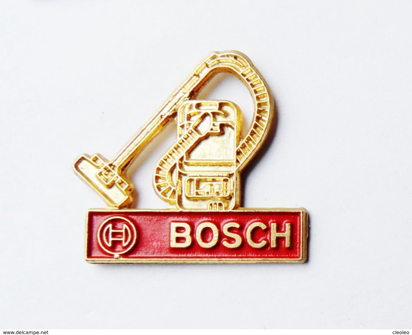Pin's électroménager Bosch Aspirateur - Autres & Non Classés