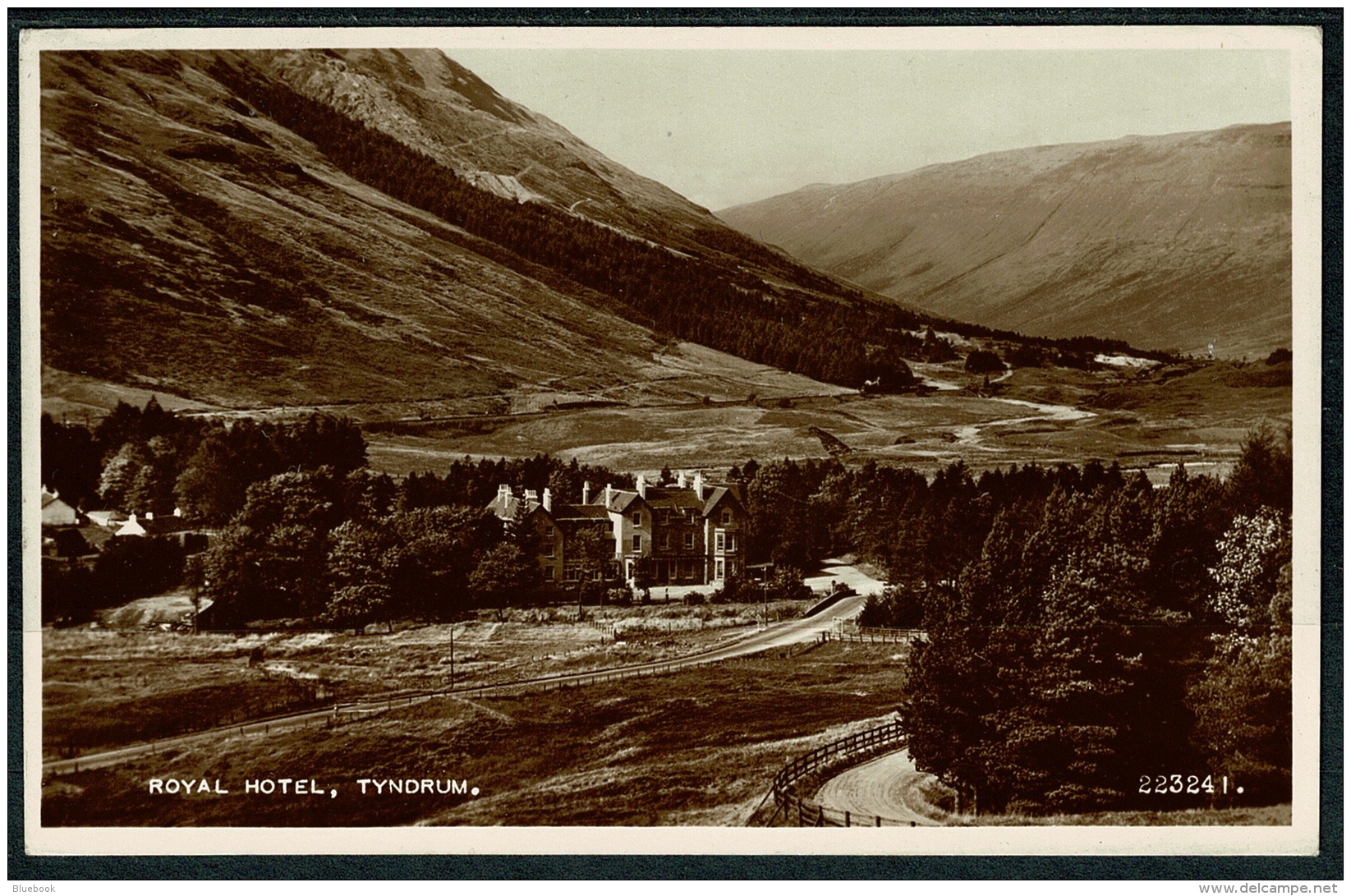 RB 1210 - 1954 Real Photo Postcard - Royal Hotel Tyndrum Perthshire Scotland - Perthshire