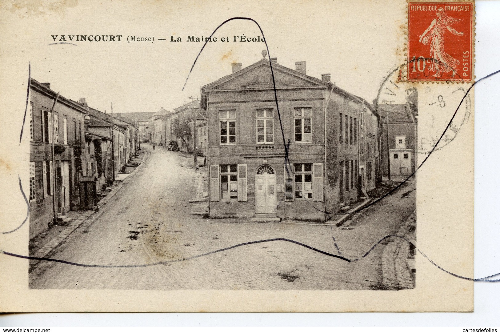 CPA .D55. VAVINCOURT . LA MAIRIE ET L' ECOLE . - Vavincourt