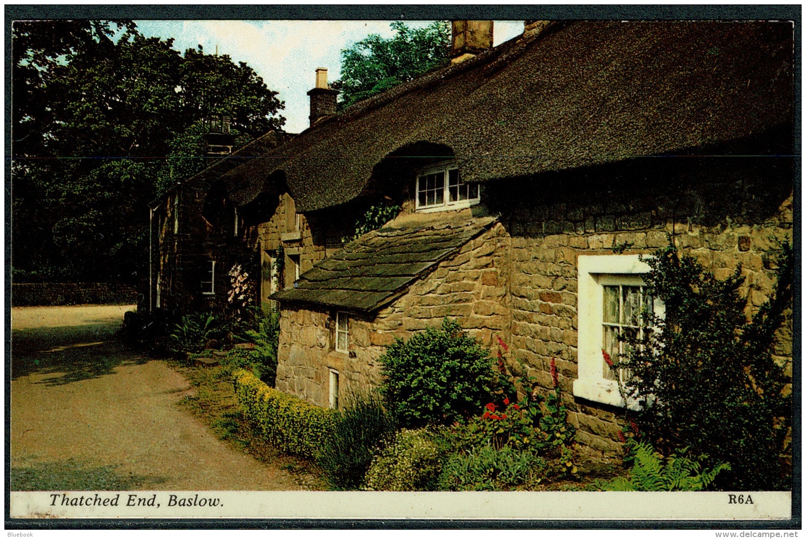 RB 1211 - Postcard - Thatched Cottage - Thatched End Baslow Peak District Derbyshire - Derbyshire