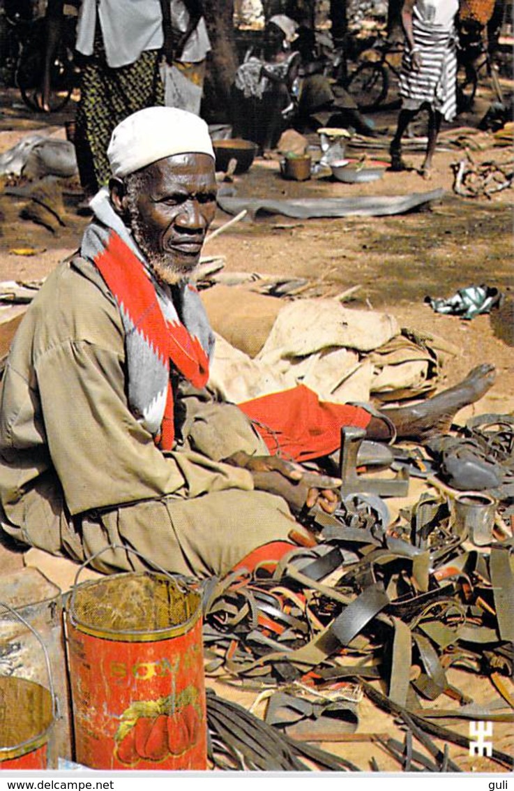 Afrique- BURKINA FASO BANFORA Cordonnier Sur Le Marché  *PRIX FIXE - Burkina Faso