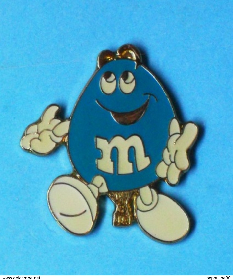 1 PIN'S  //    ** MONTGOLFIÈRE / M&M's ** - Montgolfières