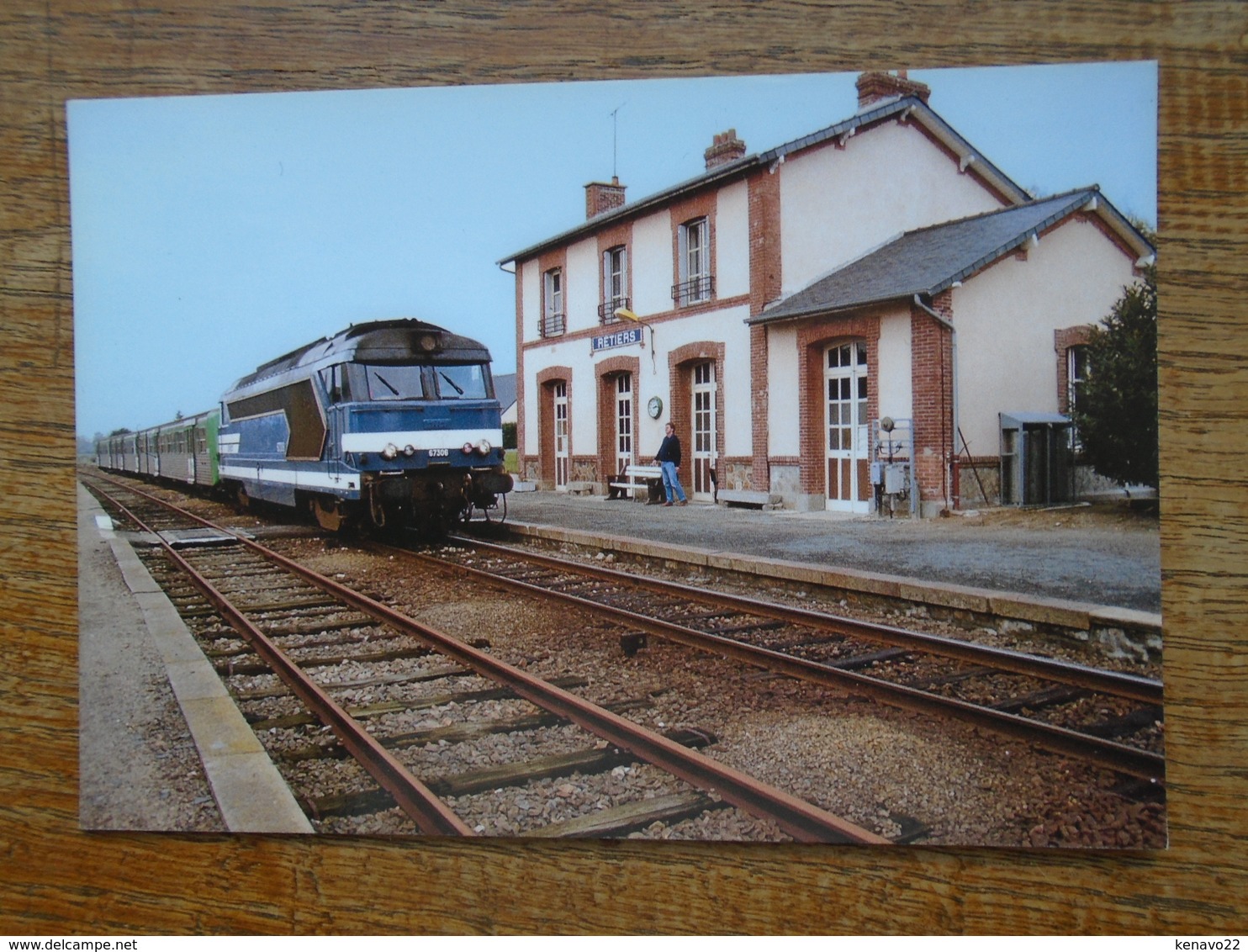 Train , BB 67306 Tractant Une Rame Réversible Régionale " Bretagne " à Retiers Ligne De Rennes à Nantes - Trains