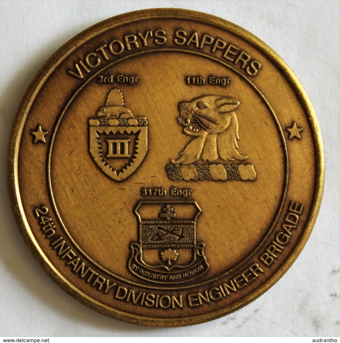 Médaille Militaire Coin US Army Engineer Brigade 24th Infantry Division (mech) Victory's Sappers - Stati Uniti