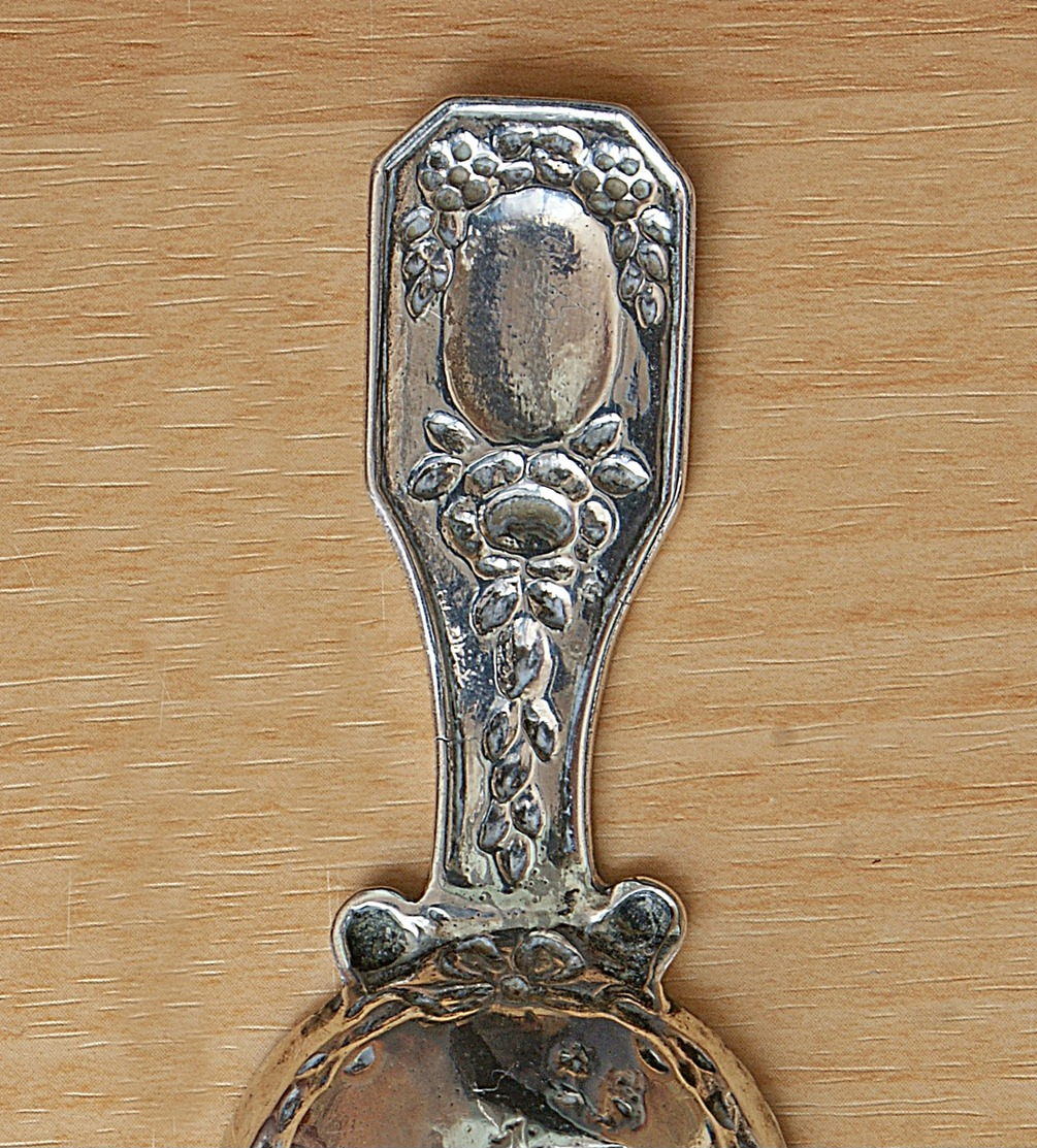 Berthold Mueller Silver Tea Caddy Spoon - Hanau UK Import silver - German Silver 1890 - 1909.