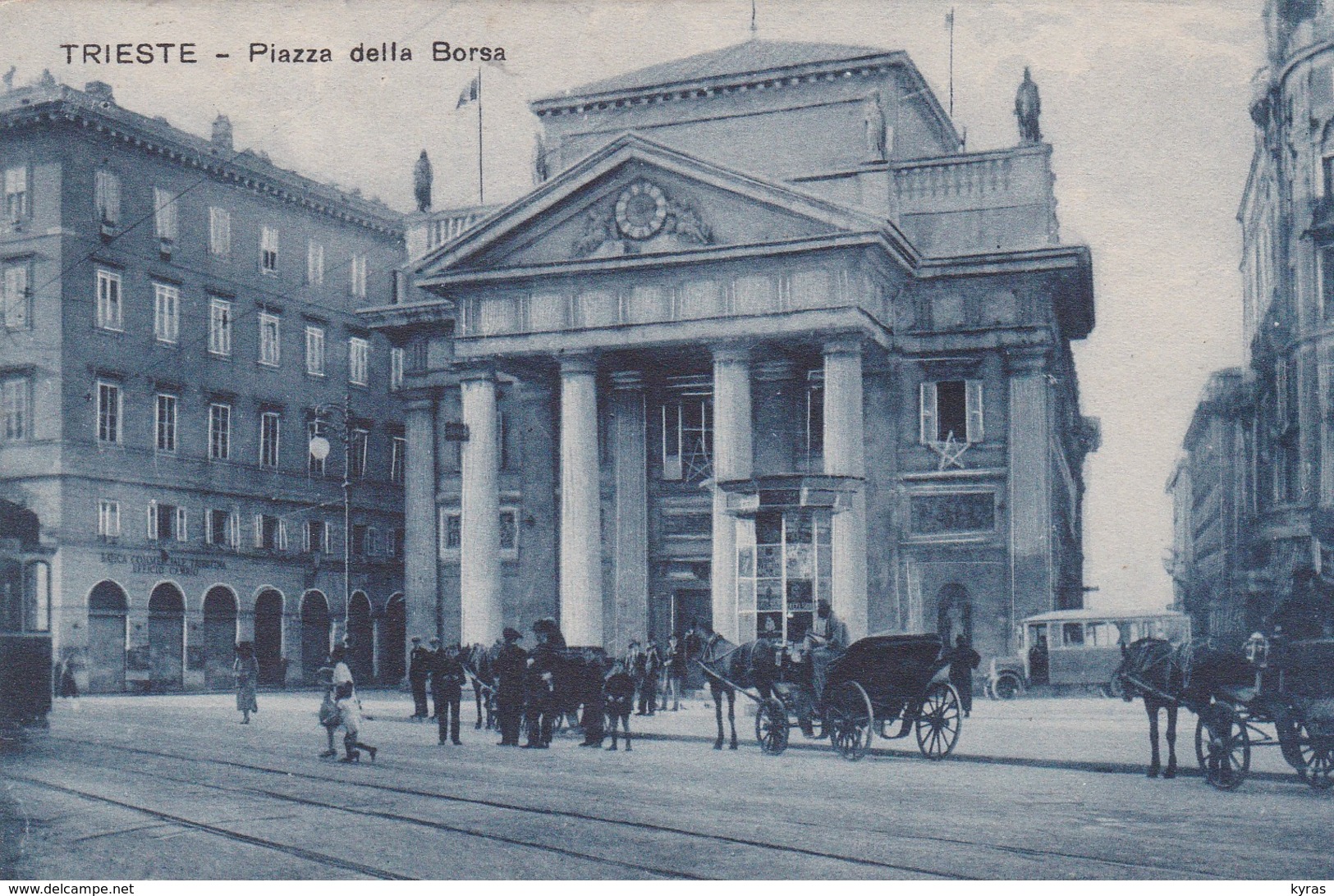 ITALIE . TRIESTE. Piazza Della Borsa  (Carrelli) - Trieste