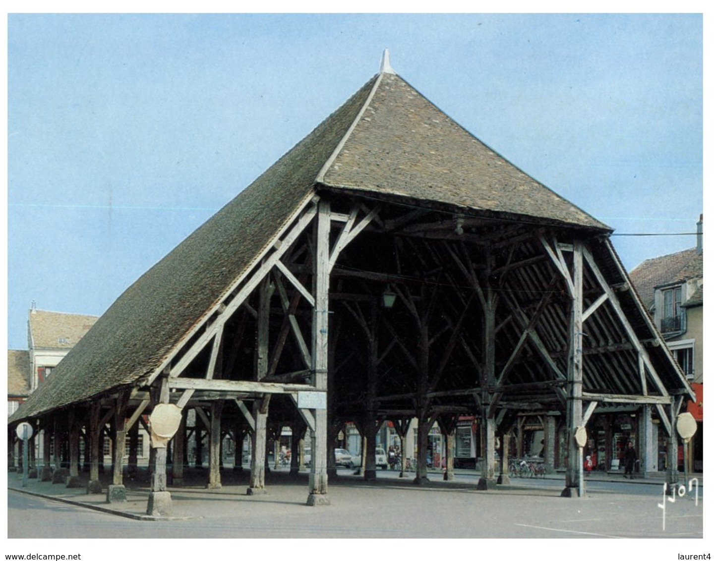 (ORL 440) France - Milly La Foret Halle (market Place) - Piazze Di Mercato