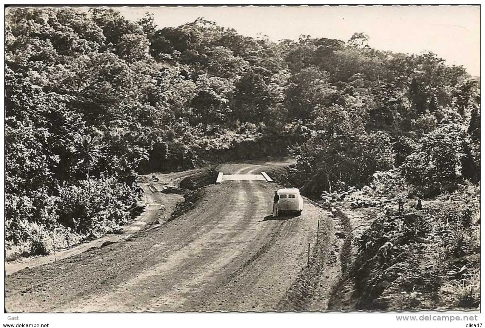 GUINEE   LA  ROUTE  INTERCOLONIALE NO  4  AUX  ENVIRONS DE  MAMOU - Guinee