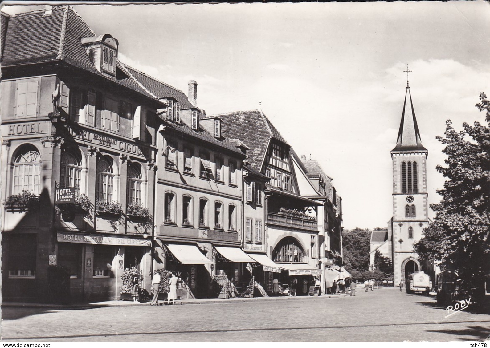 68-----MUNSTER---place Du Marché Et église Saint-léger--( Camion Citerne )-voir 2 Scans - Munster