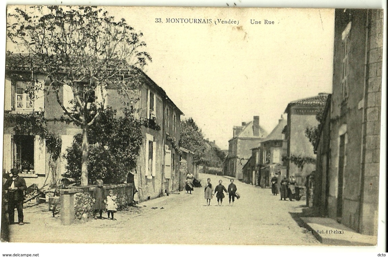 MONTOURNAIS  (Vendée) Une Rue - Autres & Non Classés