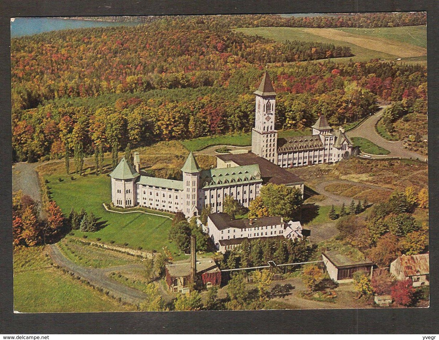 Québec - Abbaye Bénédictine De Saint Benoit Du Lac ( Vue à Vol D'oiseau ) - Autres & Non Classés