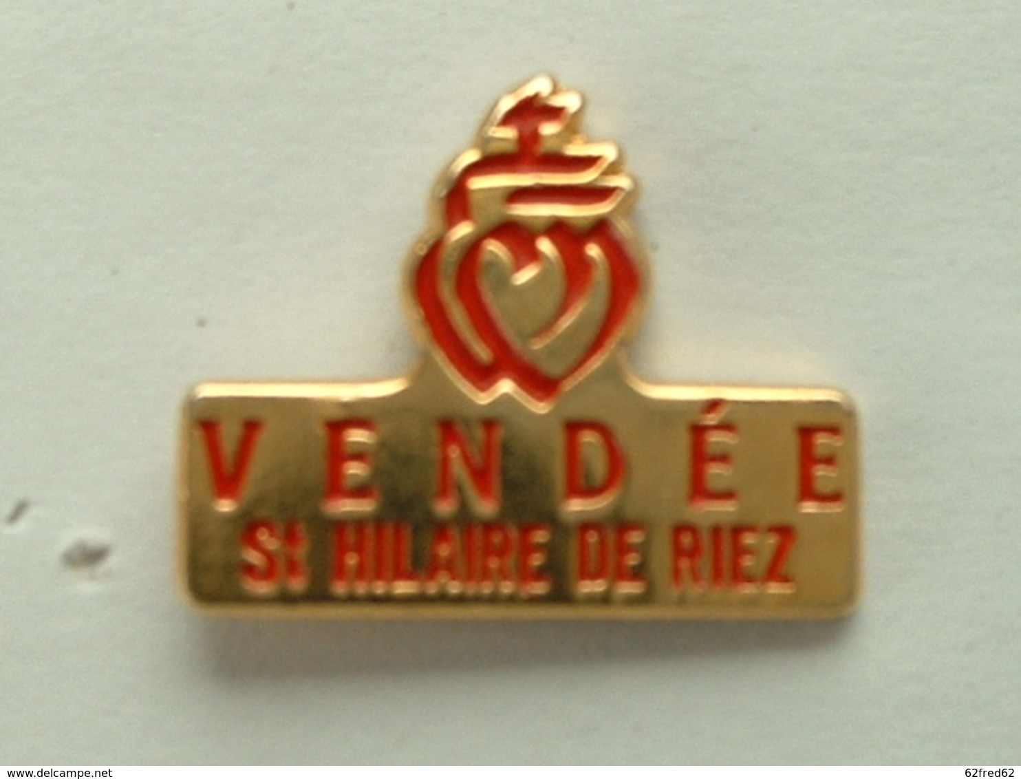 PIN'S ST HILAIRE DE RIEZ - VENDEE - Städte