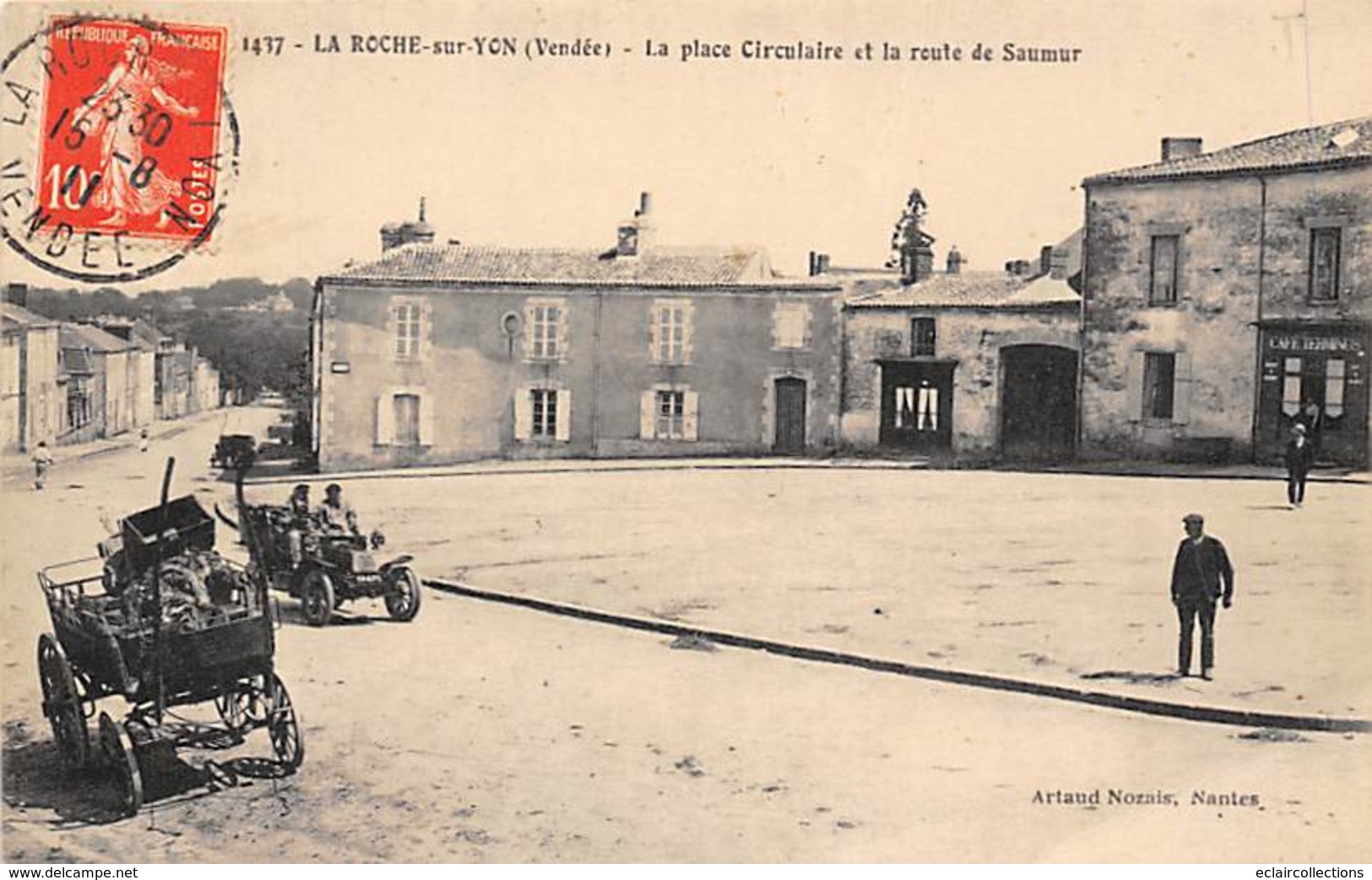 La Roche Sur Yon  85  :  Place Circulaire Et Route De Saumur   (voir Scan) - La Roche Sur Yon