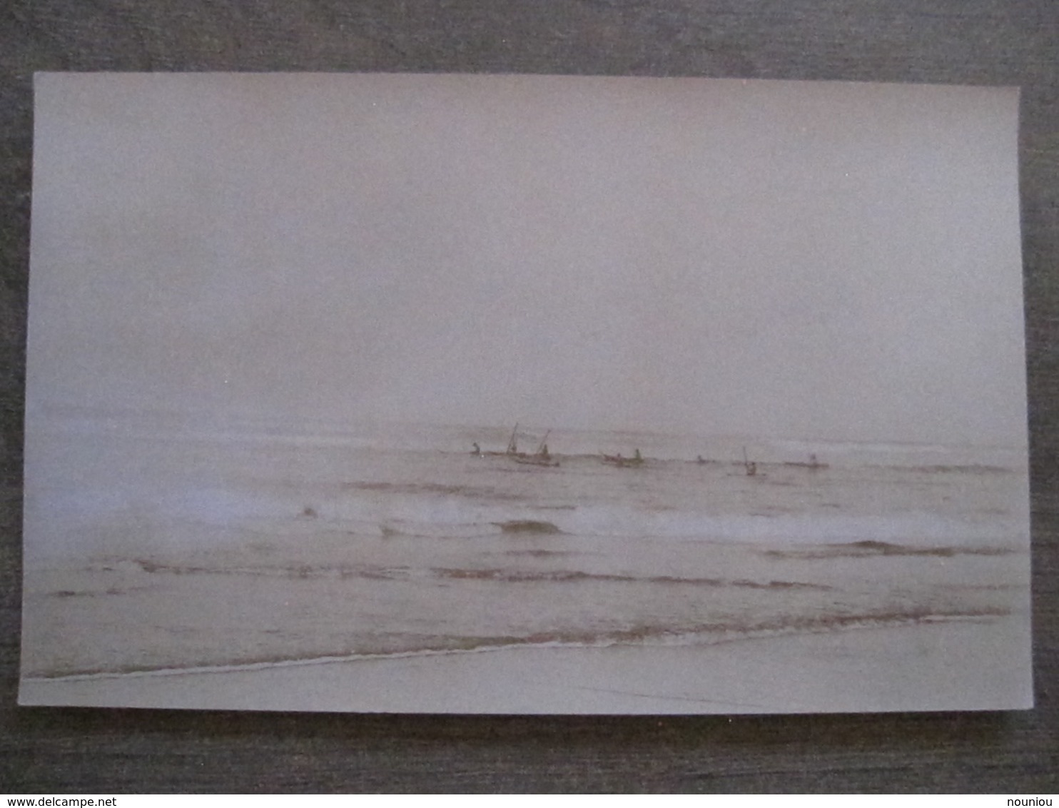 Photograph Tarjeta Postal - Chile Chili - Unknown Location - Beach See Boats Canoe Fishers Fishermens - Chili