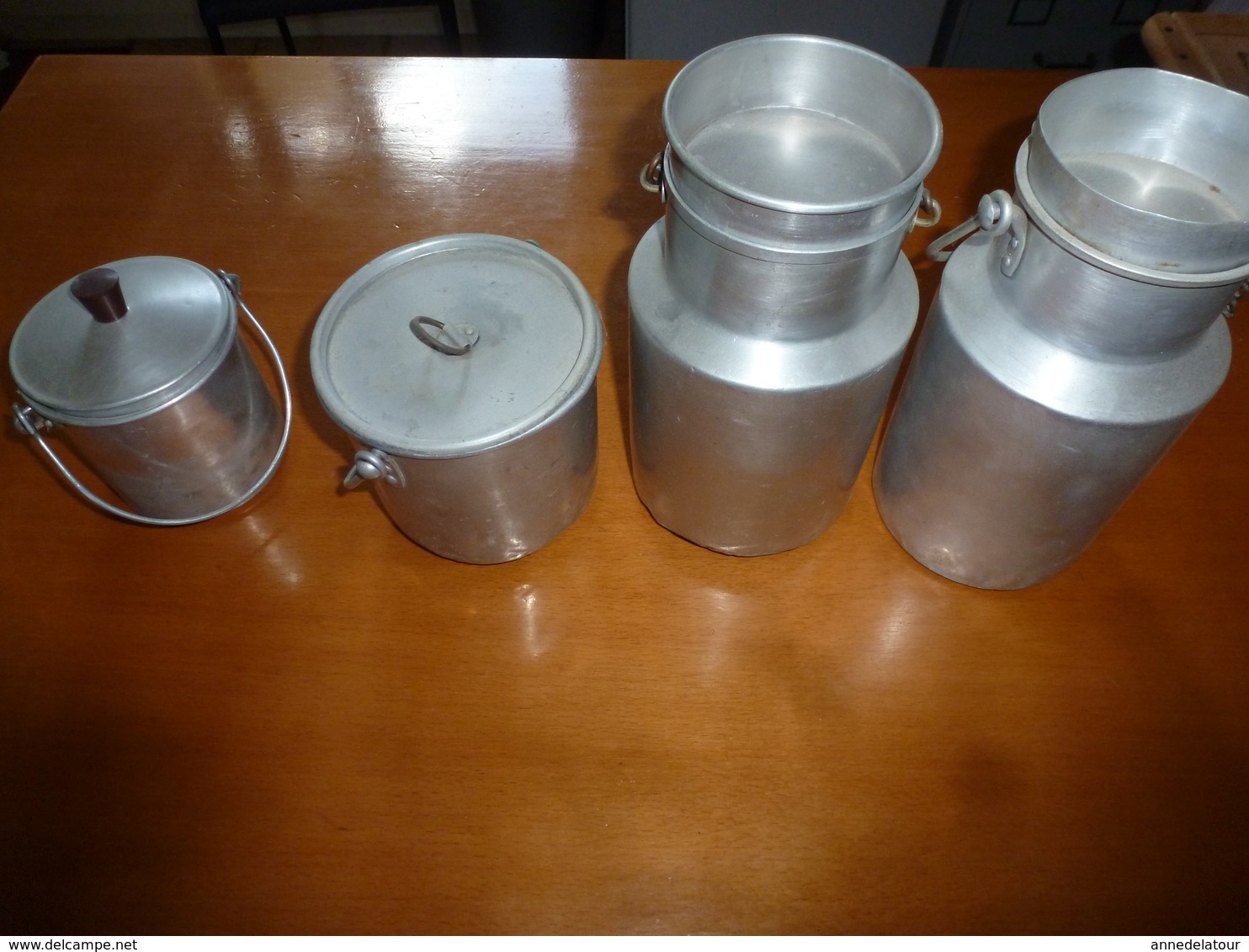 Lot De 4 Récipients En Aluminium ,dont 2 Pots A Lait  Et 2 Gamelles (vente à Choix Possible) - Autres & Non Classés