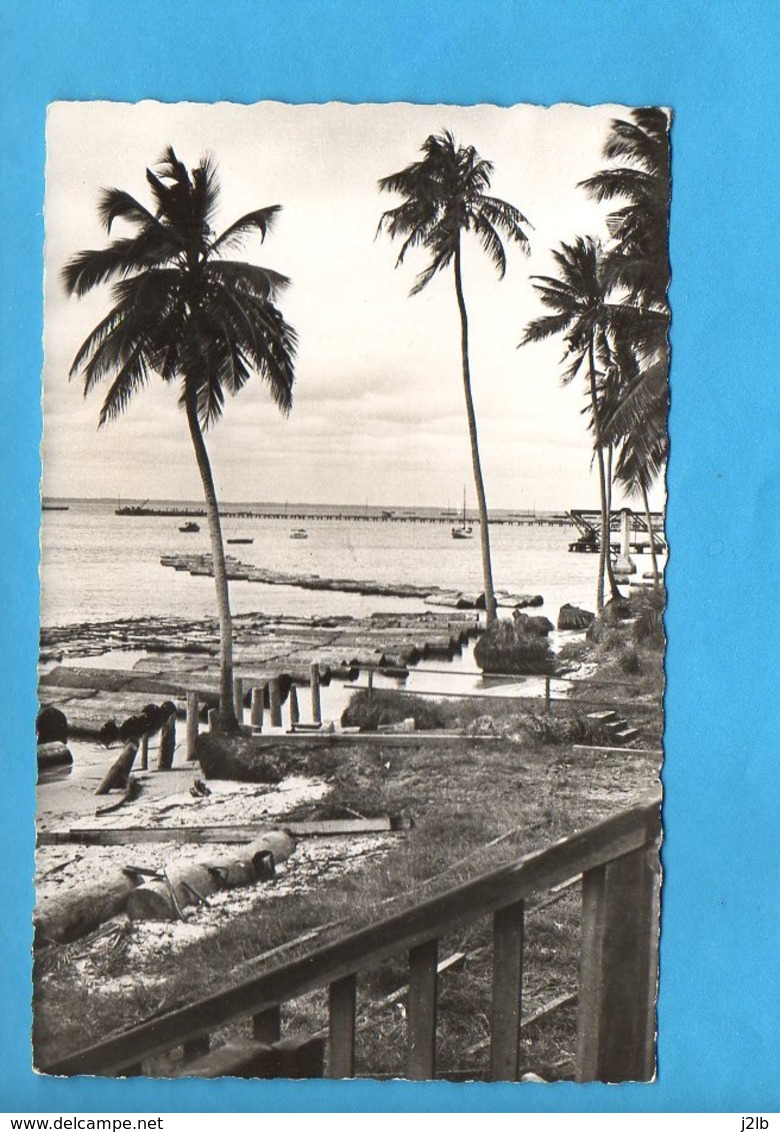 GAB 07 - Gabon - Port Gentil - Trains De Bois - Flottage - Gabon