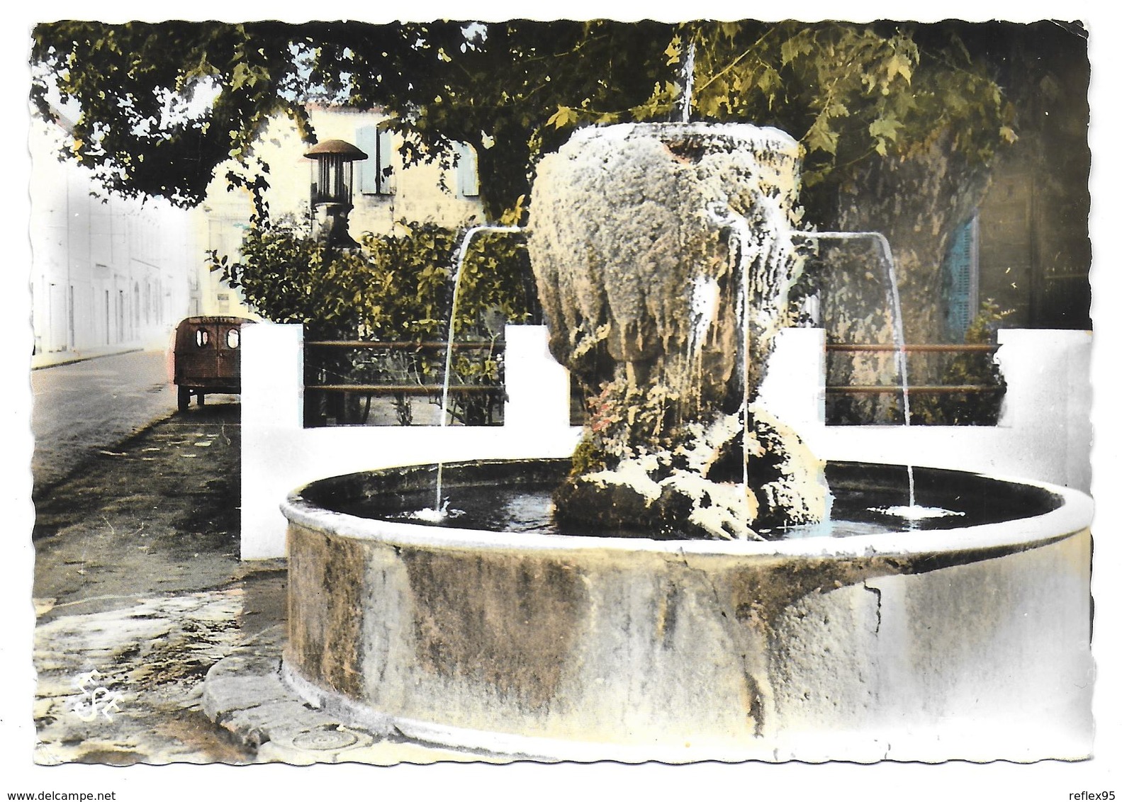 SAINT ZACHARIE - Fontaine Du Centre - Saint-Zacharie