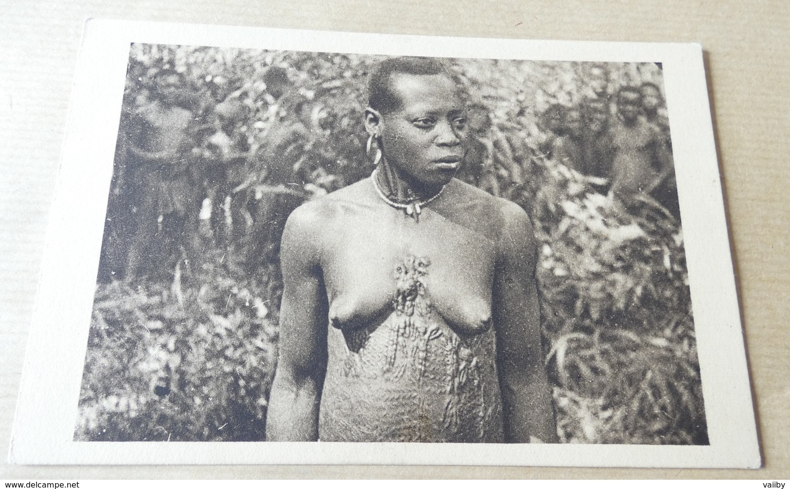 Femme Seins Nus - Scarification - Cameroun - Tatouage En Relief - Cameroun