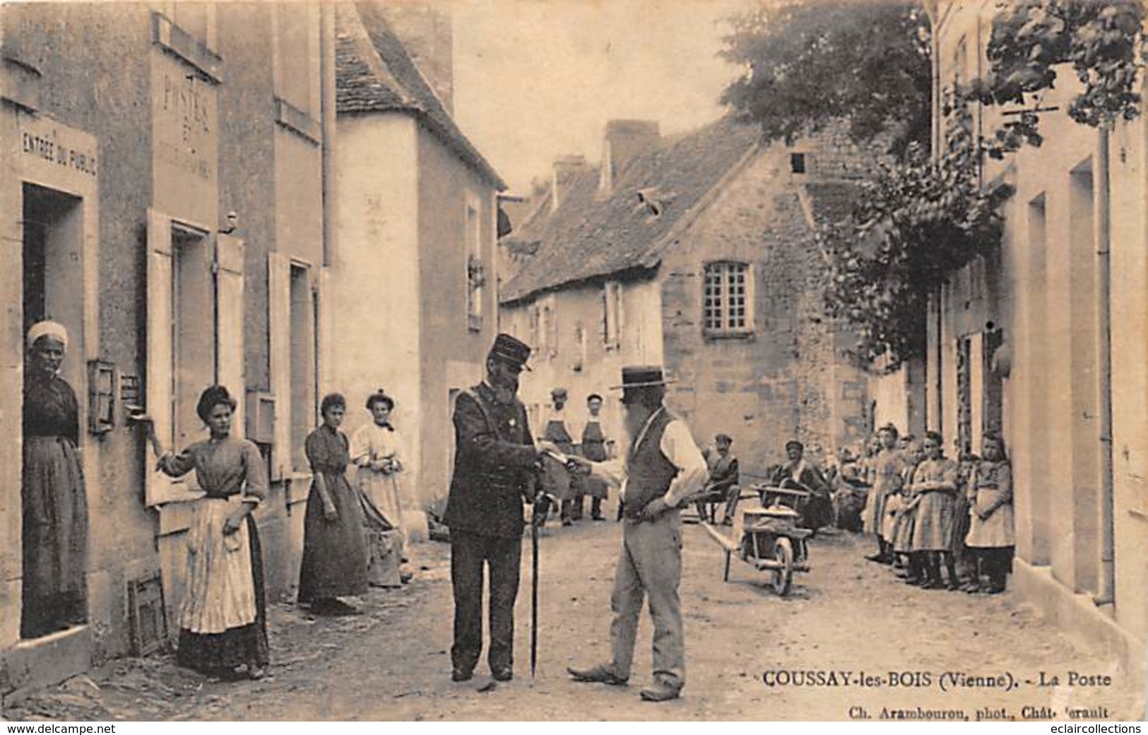 Coussay Les Bois    86   La Poste . Facteur    (voir Scan) - Autres & Non Classés