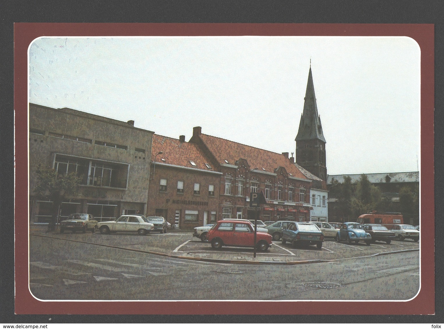 Kuurne - Marktplein - Vintage Cars Citroën, VW Kever, Mini Cooper, Ford, Mercedes, Peugeot, ... - Nieuwstaat - Kuurne