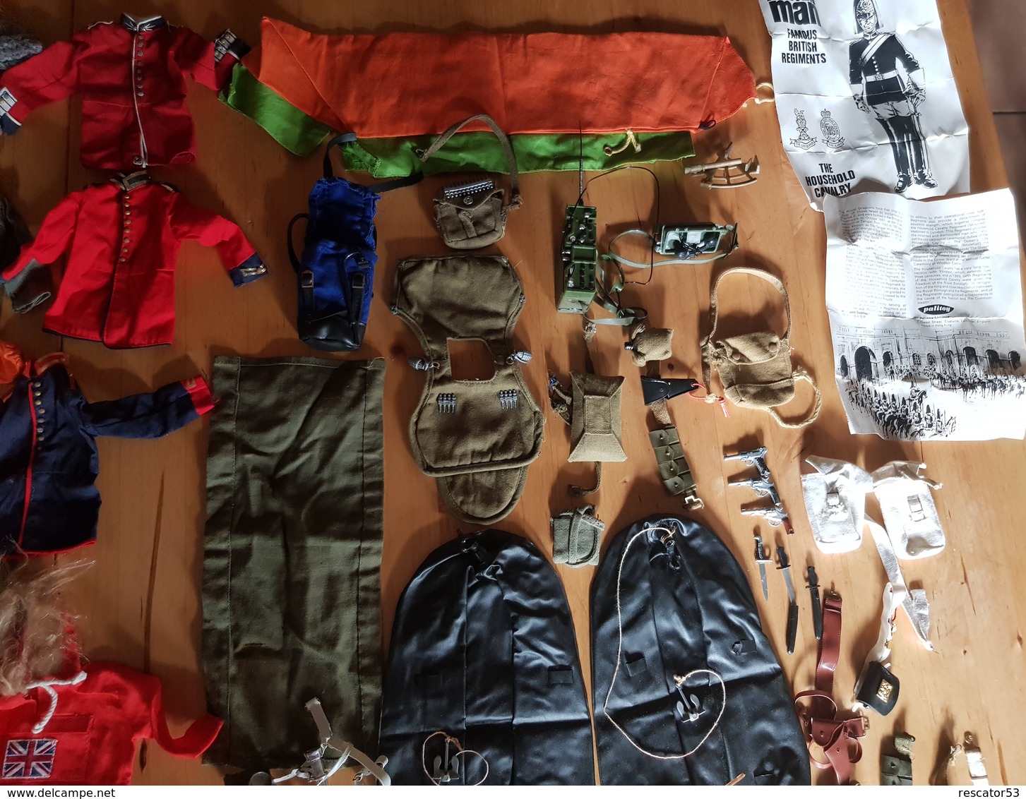 Très rare gros lot de vêtements et accessoires action man palitoy années 60-70