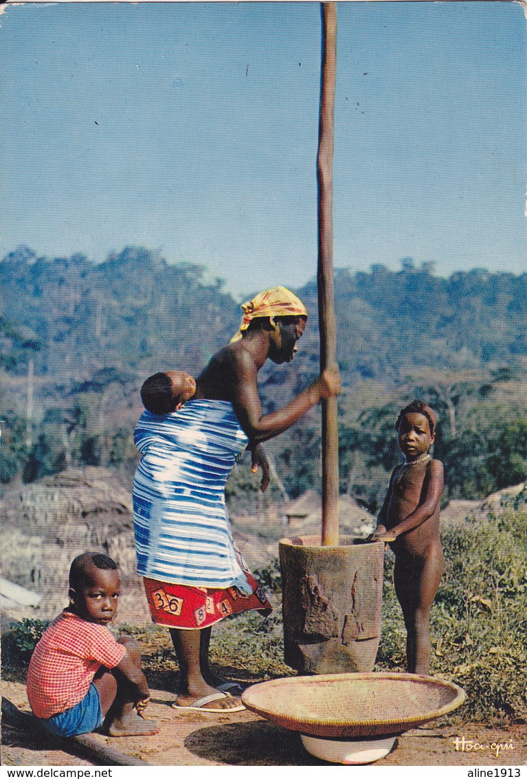 AFRIQUE EN COULEURS /  PREPARATION DU REPAS / NON SITUE - TIMBRE COTE D'IVOIRE AU VERSO - Non Classés