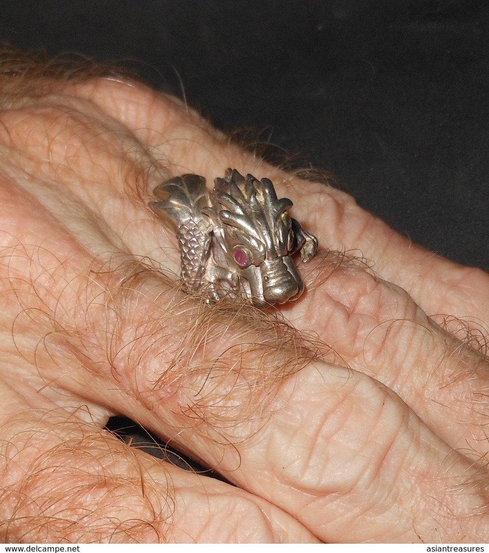 Vintage Silver Dragon Ring SE Asia With Ruby Eyes Original 11 Grs - Bagues