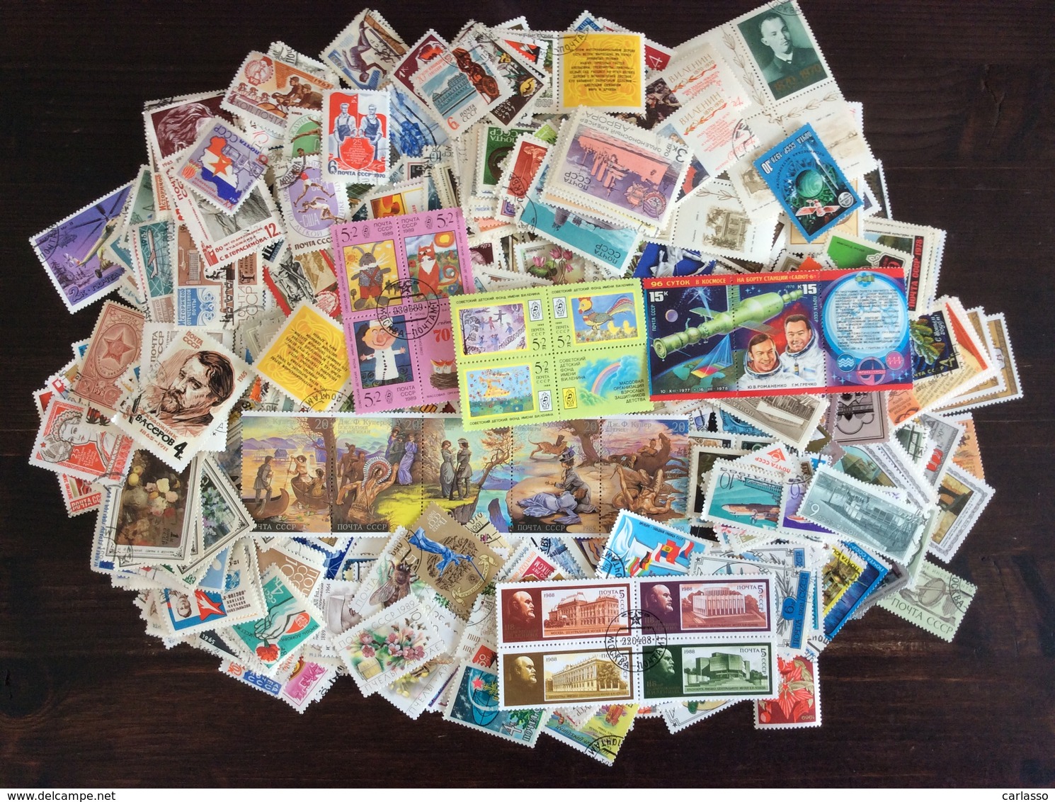 USSR - 100 Complete Sets + Other Loose Stamps For A Total Of Over 1120 All Different. - Lots & Kiloware (mixtures) - Min. 1000 Stamps