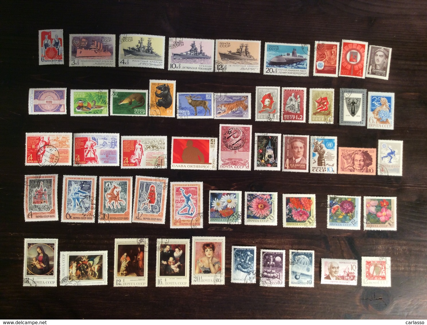 USSR - 100 complete sets + other loose stamps for a total of over 1120 all different.