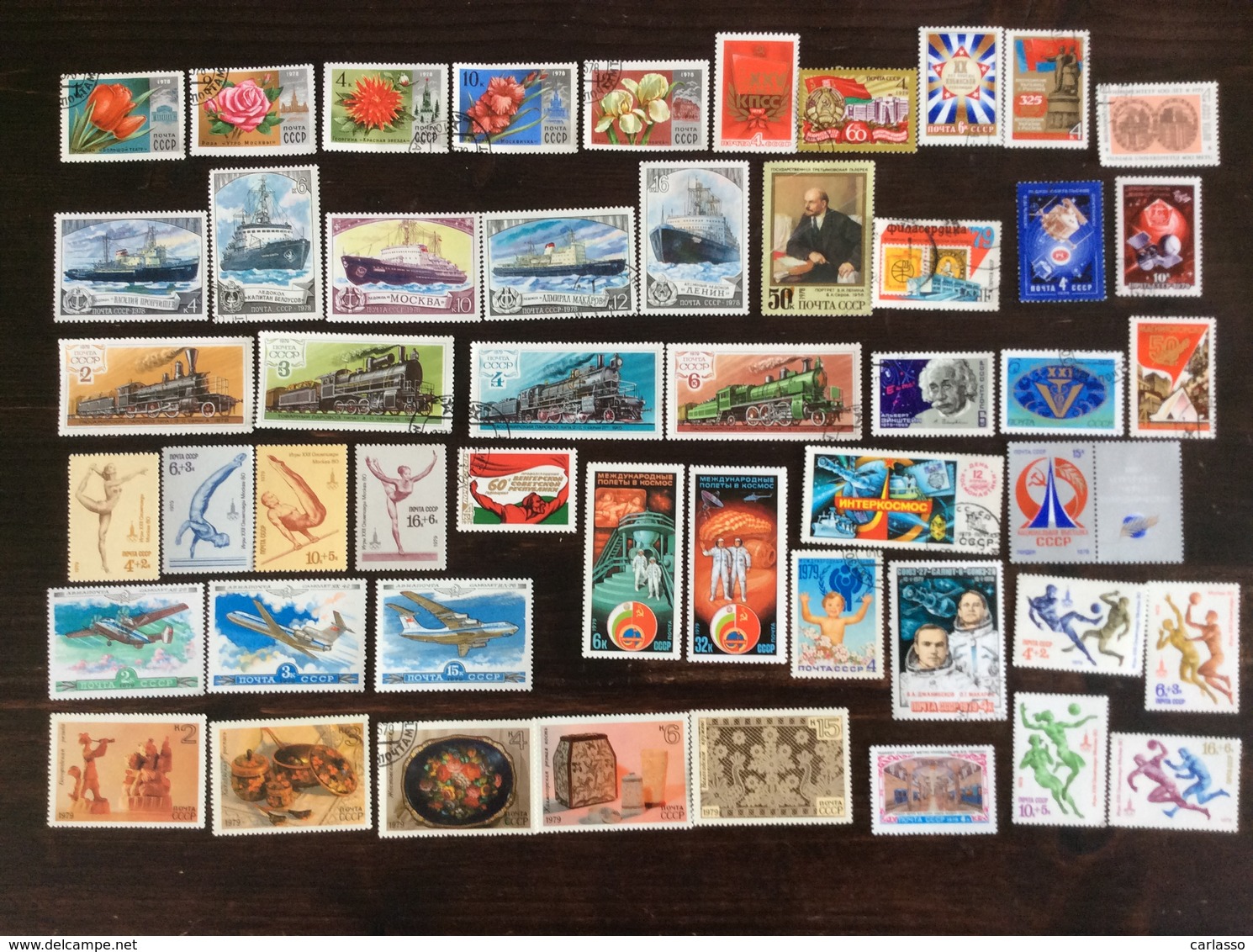 USSR - 100 complete sets + other loose stamps for a total of over 1120 all different.
