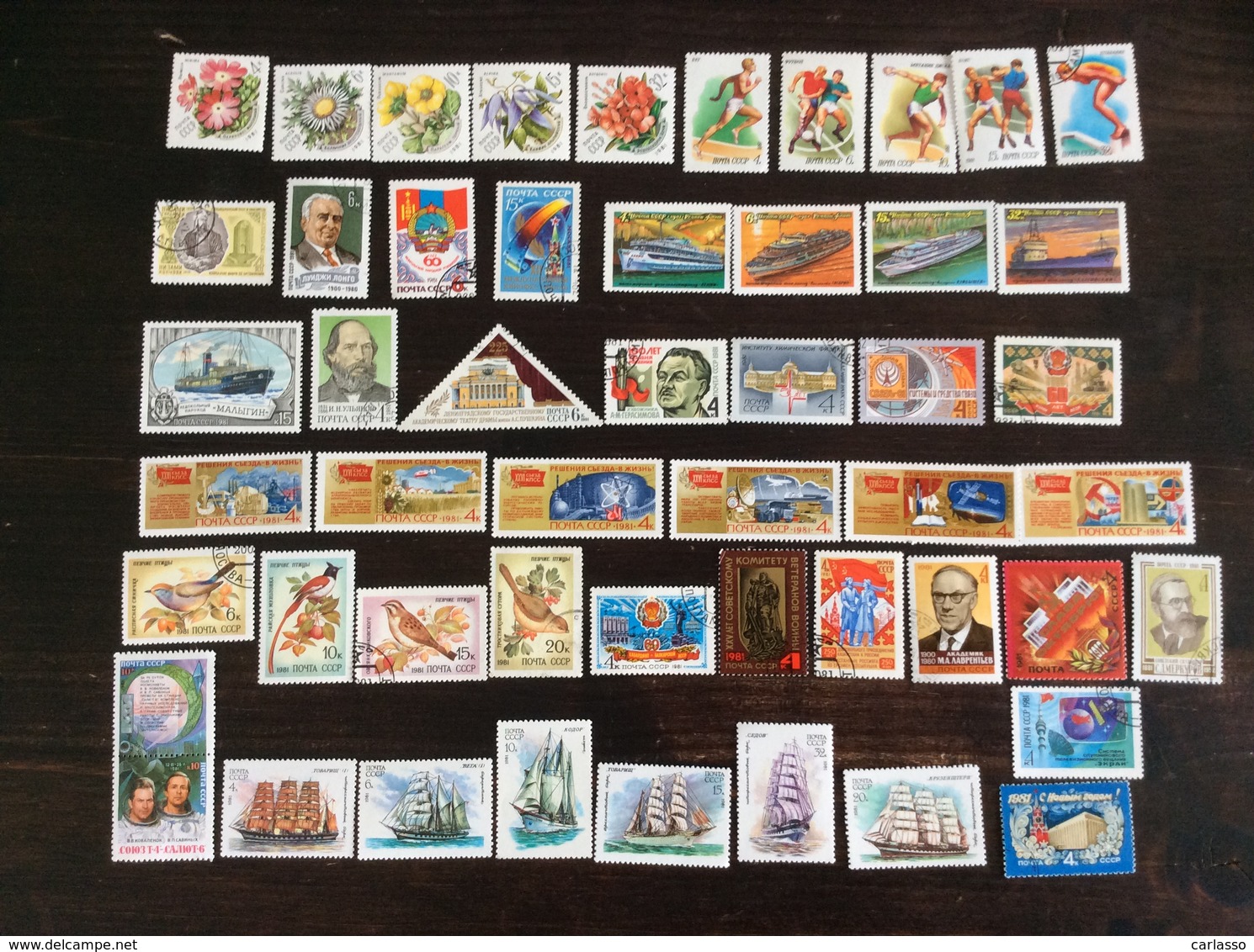 USSR - 100 complete sets + other loose stamps for a total of over 1120 all different.