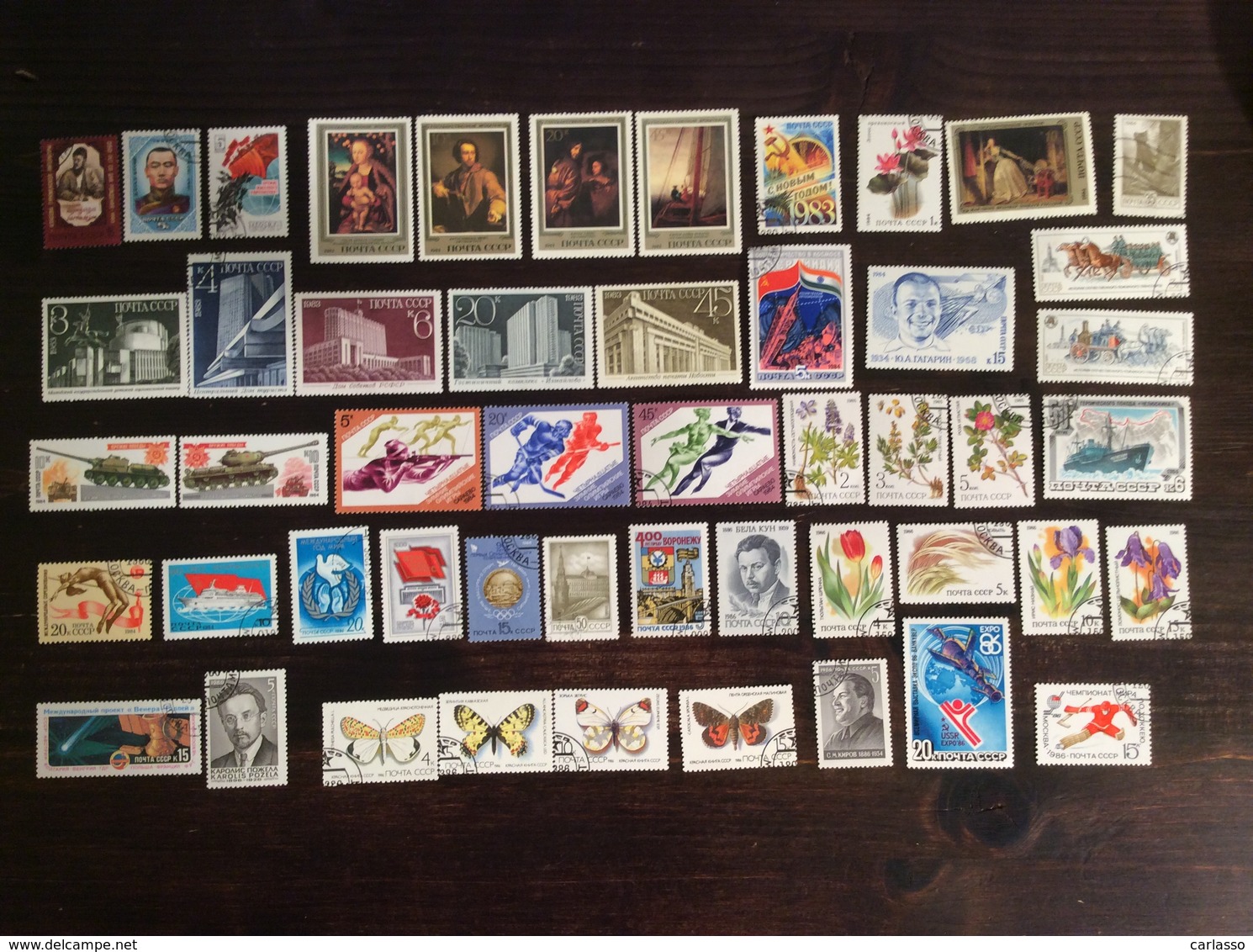 USSR - 100 complete sets + other loose stamps for a total of over 1120 all different.