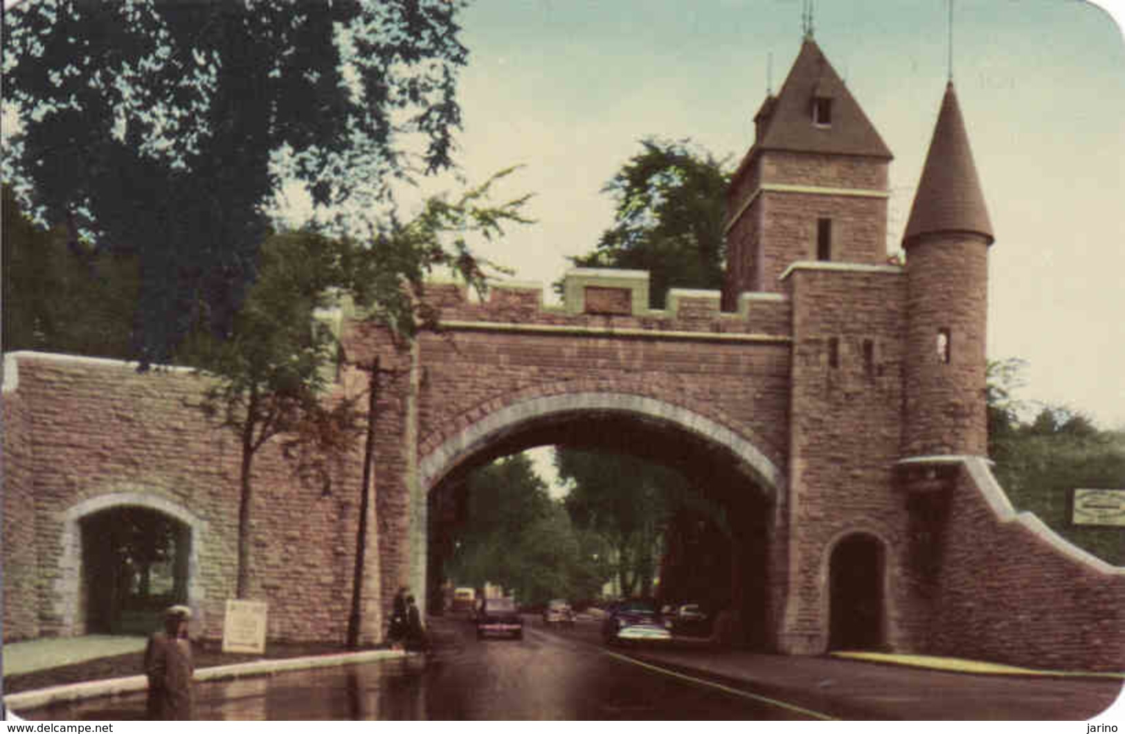 Canada > Quebec > Quebec, St. John Gate, La Porte St. Jean, Car, Used - Québec – Les Portes