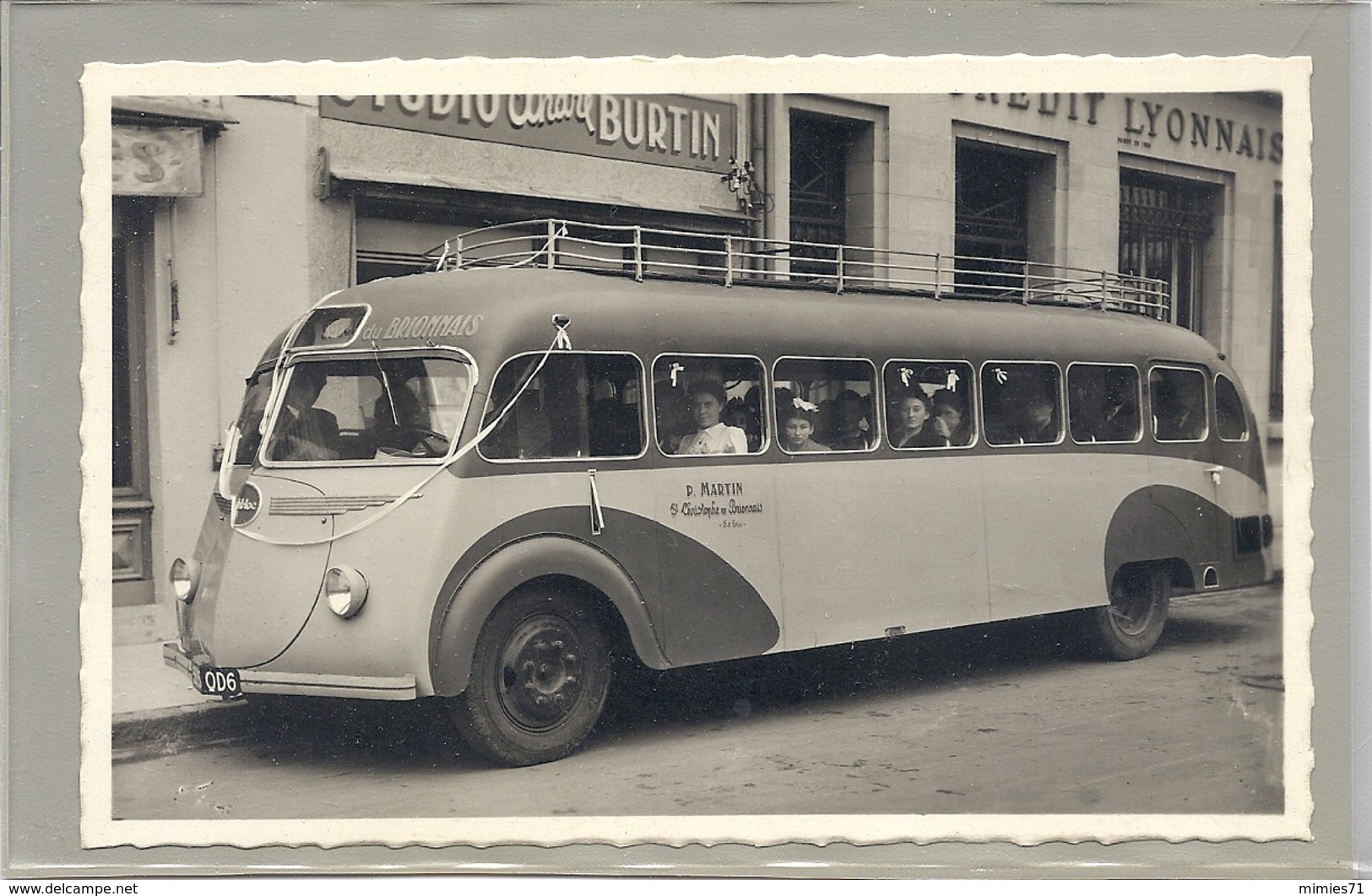 CPA CHARLIEU BUS De St Christophe En Brionnais   Devant Photogrape BURTIN - Charlieu