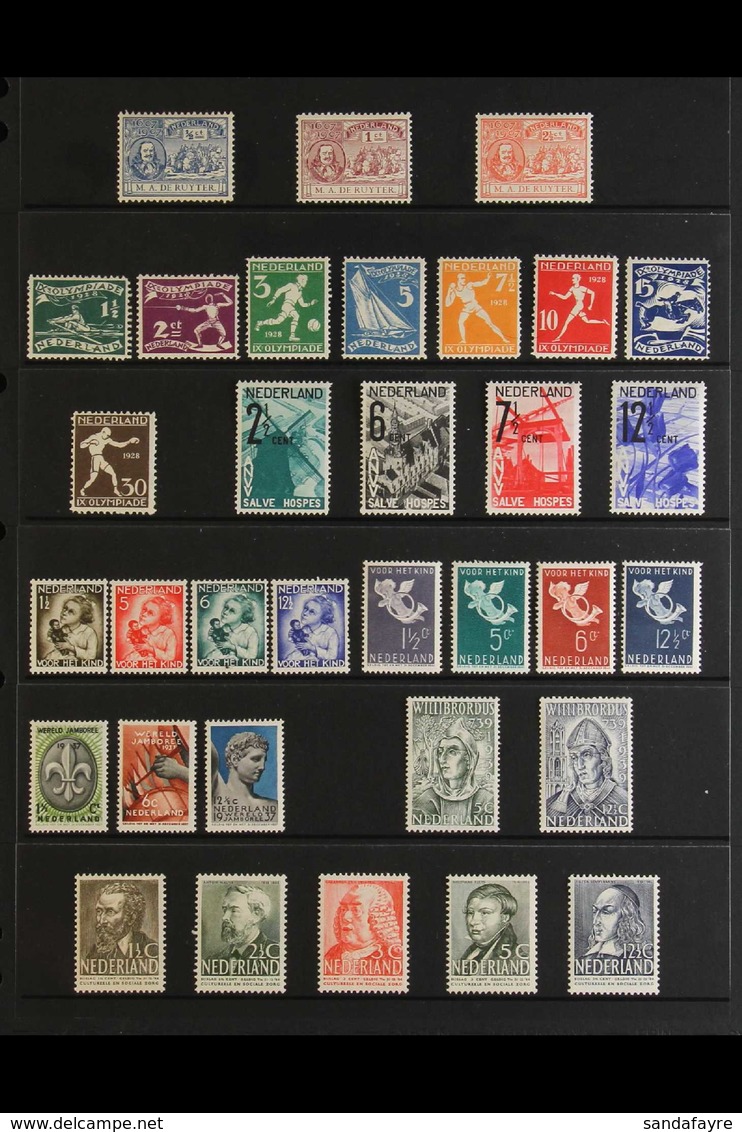 1907-1955 FINE MINT COLLECTION OF SETS CAT £1100  A Fine Mint Collection Of Sets Presented On A Series Of Stock Pages. I - Andere & Zonder Classificatie