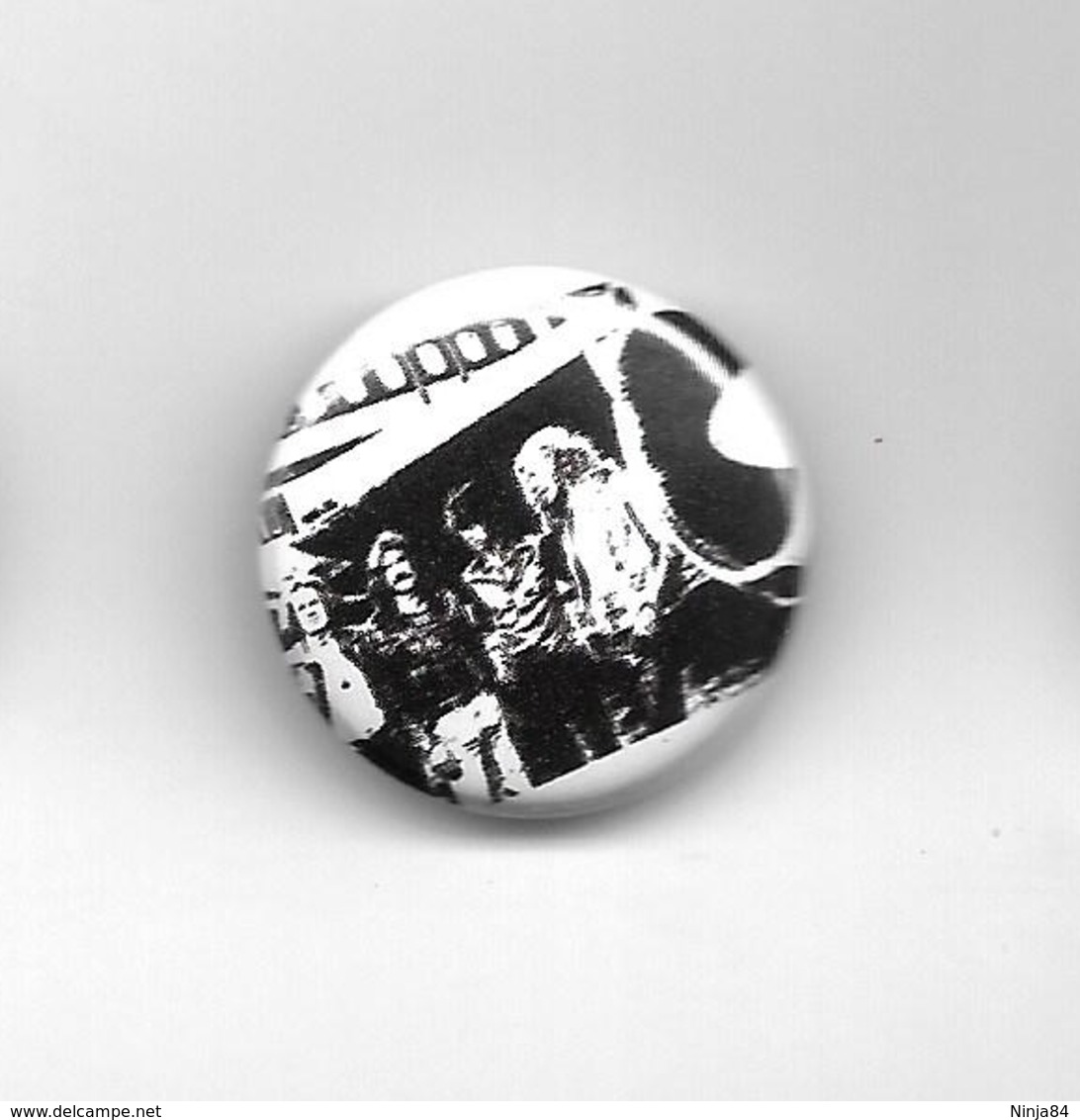 DIVERS  Led Zeppelin " Badge " - Objets Dérivés