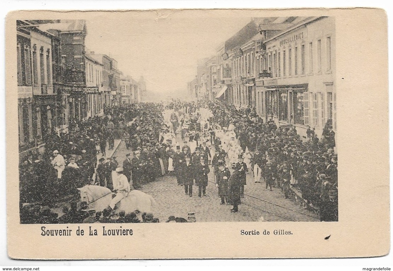 CPA PK  SOUVENIR DE LA LOUVIERE  SORTIE DE GILLES - Andere & Zonder Classificatie