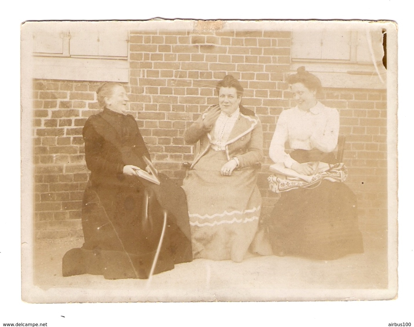 PHOTO ORIGINALE 20 ème SIECLE 3 FEMMES BOURGOISES - 3 BOURGOISE WOMEN - 3 BOURGOISE FRAUEN - 3 MUJERES BURGOSAS - Persone Anonimi