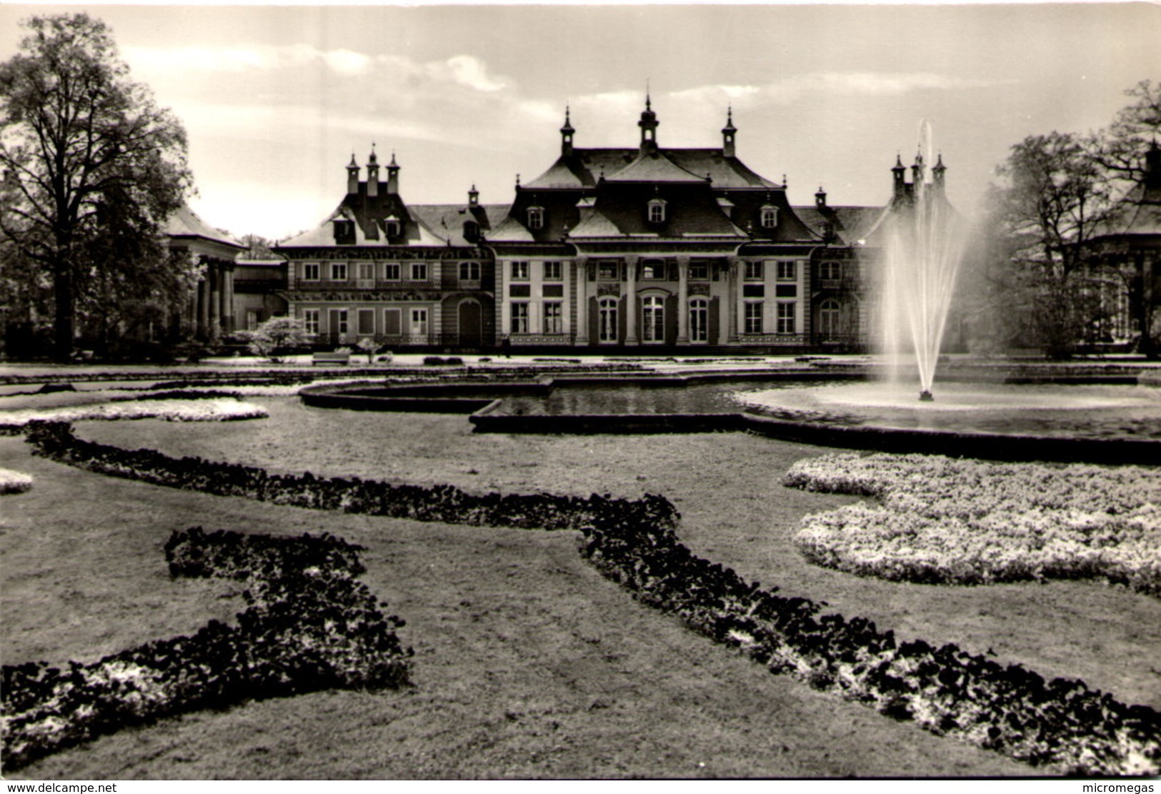 PILLNITZ - Schloss Und Park - Wasserpalais Mit Lustgarten - Pillnitz